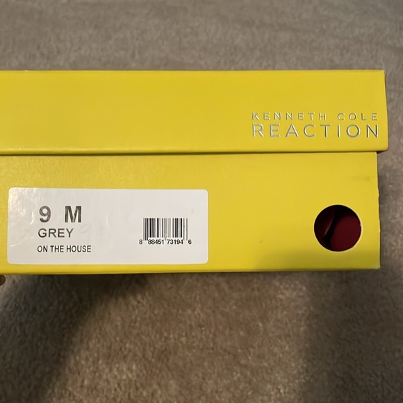 Cute Kenneth Cole Reaction Booties, size 9. - Picture 11 of 11